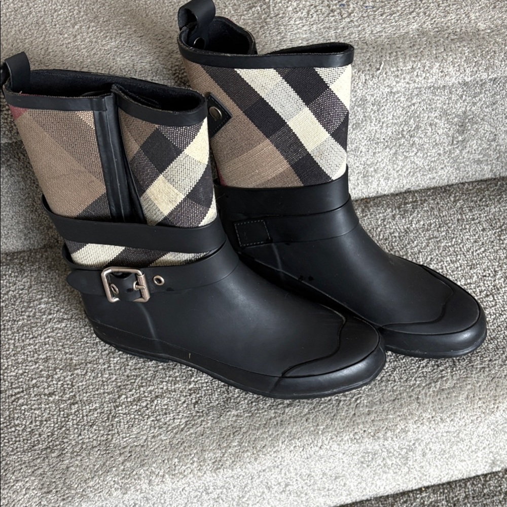 Burberry Black and Beige Plaid Rain Ankle Boots